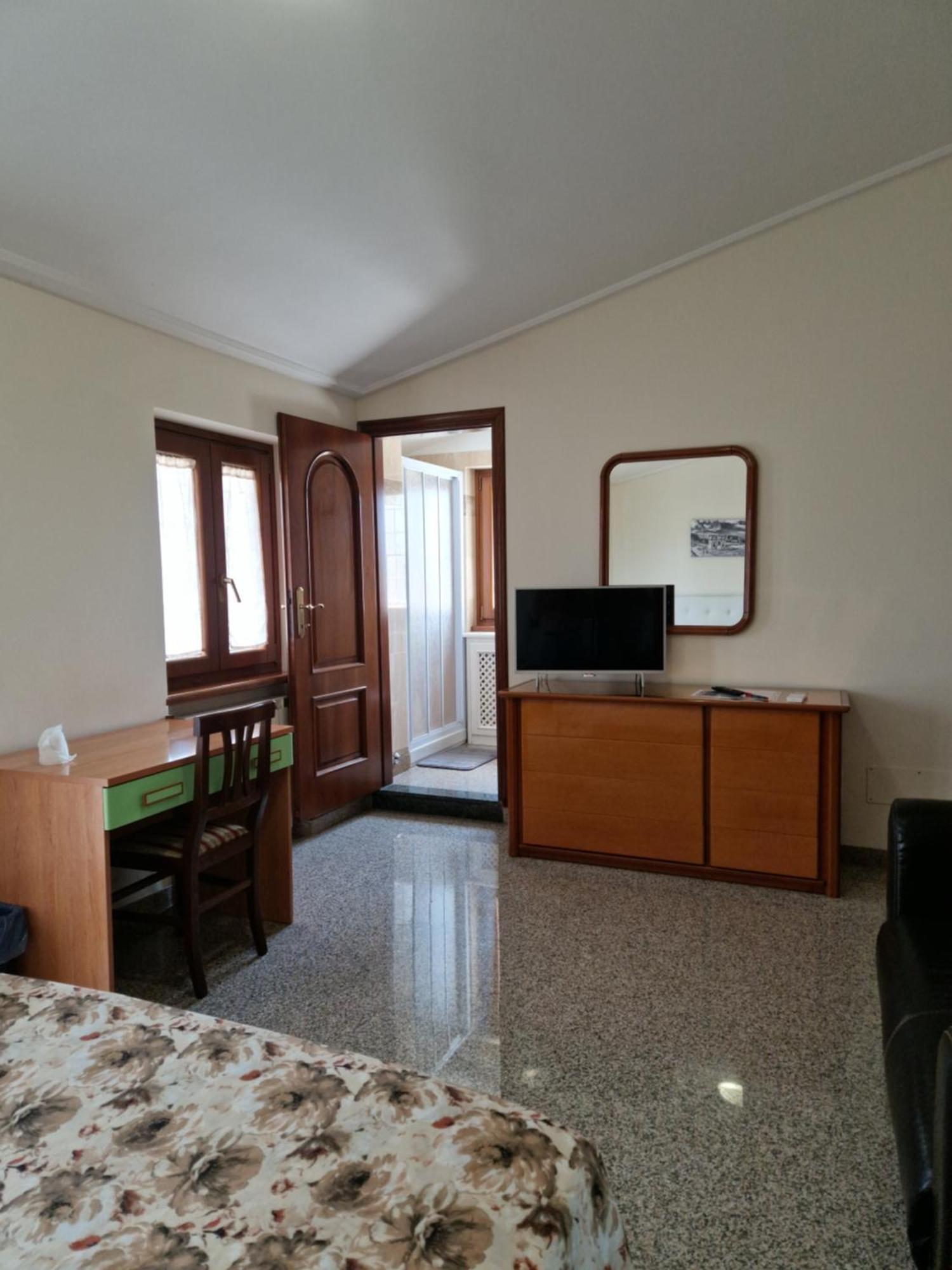 Hotel Castelbarco House B Rom Exterior foto